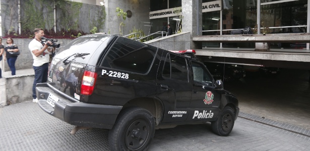 30nov2017---24-policiais-civis-foram-presos-ou-se-entregaram-na-corregedoria-1512139979645_615x300